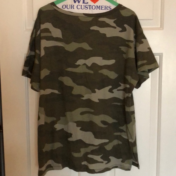 Pink tee - Picture 3 of 3